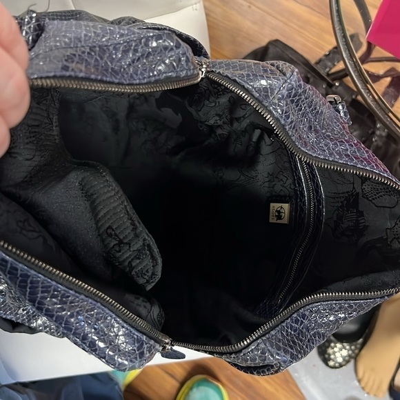 Blue animal skin like bag by STORI beautifully handcrafted lots of pockets - Picture 5 of 9